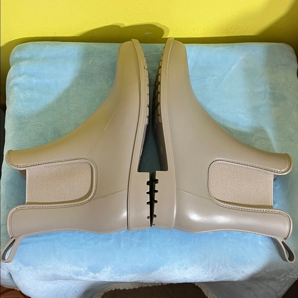 Women's Chelsea Rain Boots - Target A New Day™ size 9 WORN ONCE
